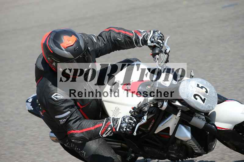 Archiv-2023/28 05.06.2023 Moto Club Anneau du Rhin/blanc-novice/25